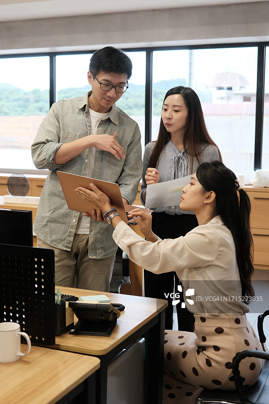 新型办公室图片素材