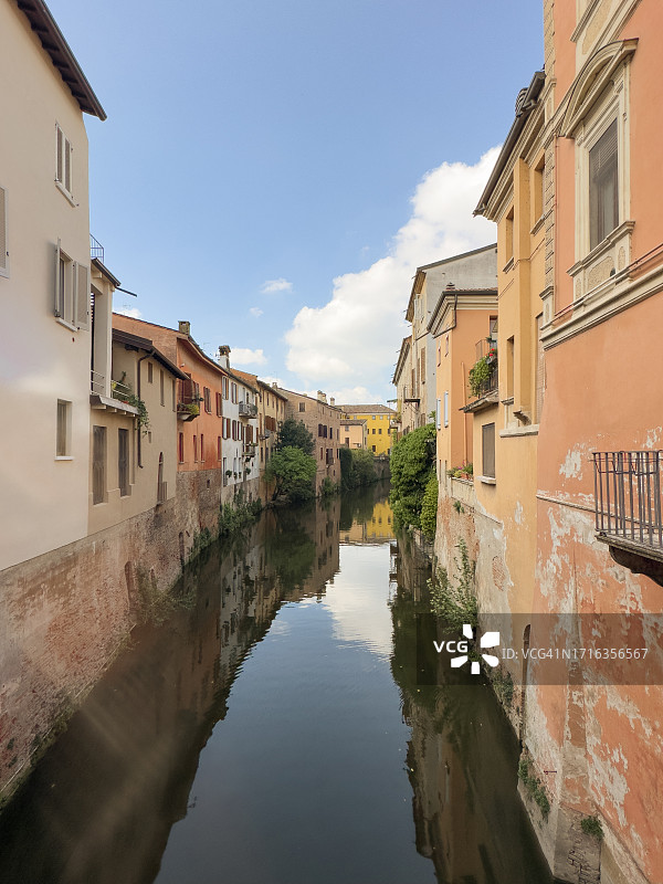 意大利维罗纳运河街图片素材