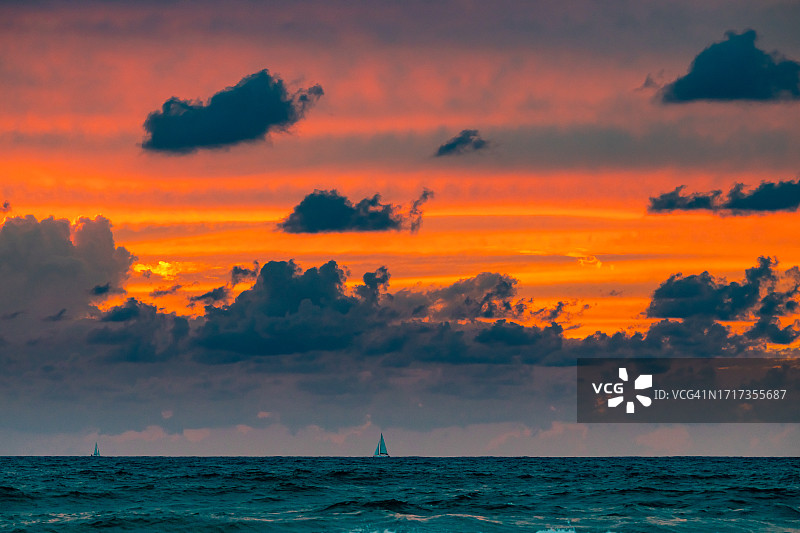 地中海的壮丽日落图片素材