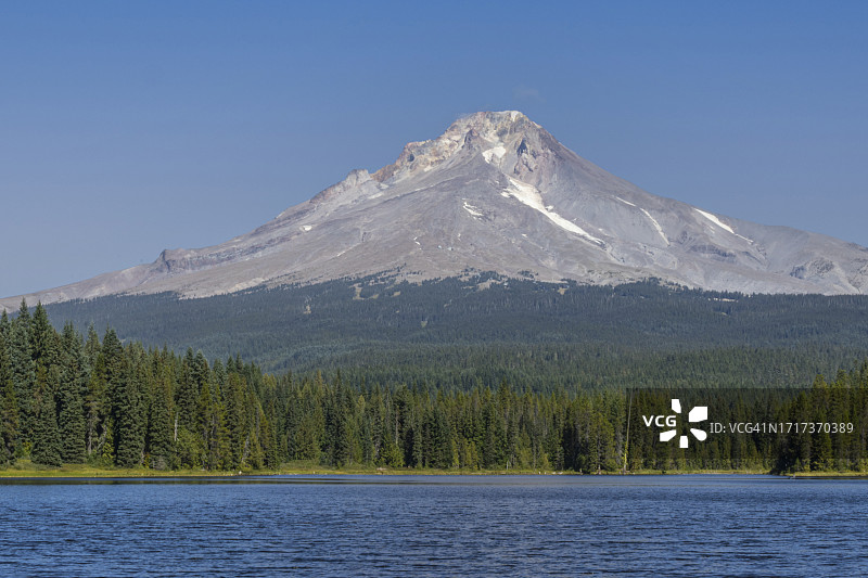 胡德山：特里利姆湖夏末图片素材
