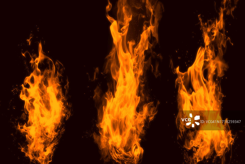 黑色背景上的火焰特写镜头图片素材