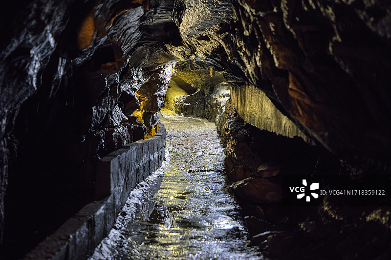 爱尔兰克莱尔郡都林的伯伦洞穴图片素材