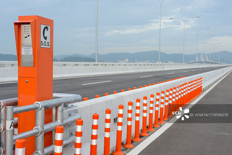 SOS求救电话图片素材