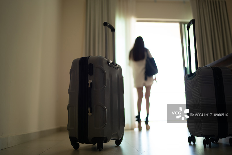 酒店的行李箱特写图片素材
