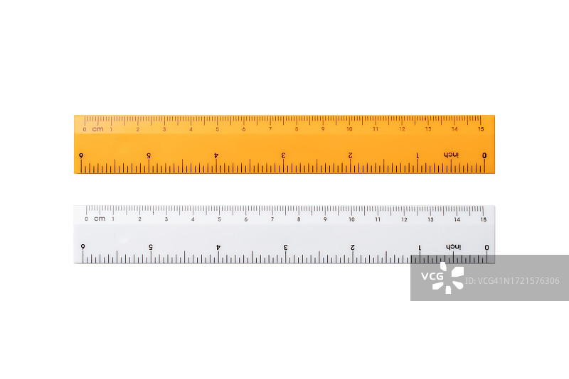 白色背景上隔离的15厘米塑料尺图片素材