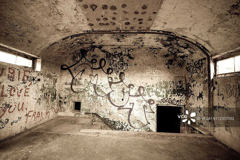 废弃避难所图片素材