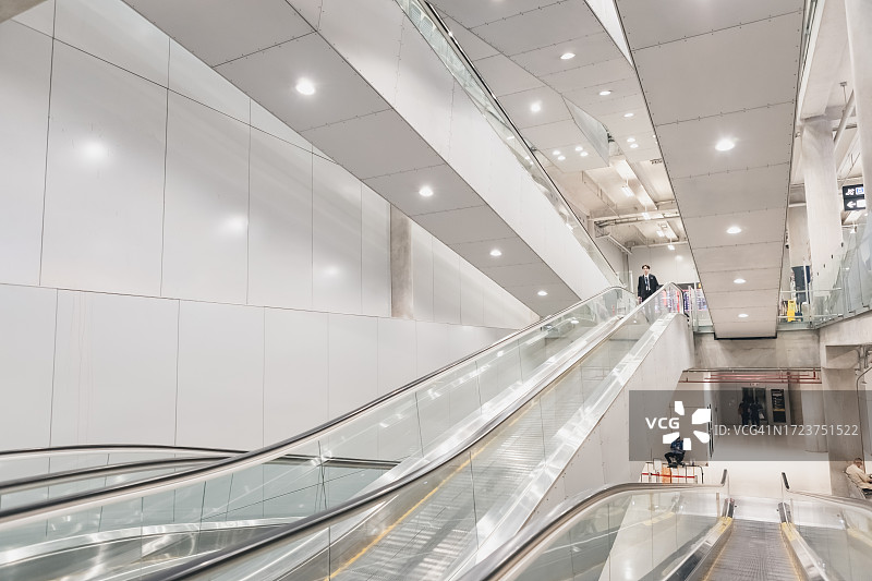 地铁站通道图片素材