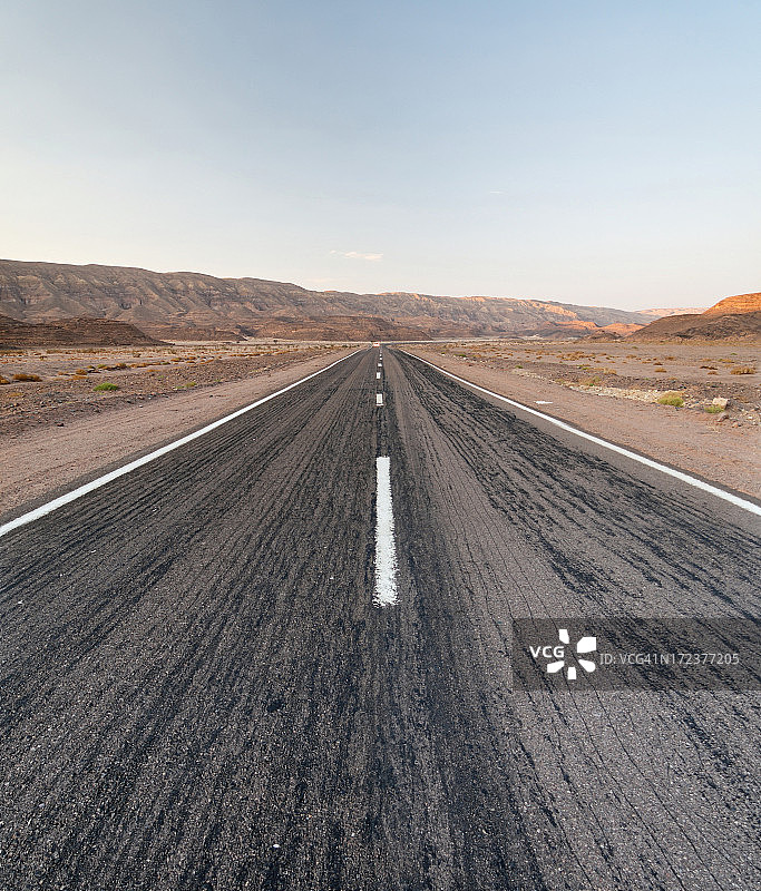 沙漠公路图片素材