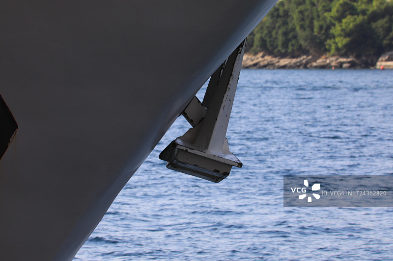 船只停泊在航海船的船头部分图片素材