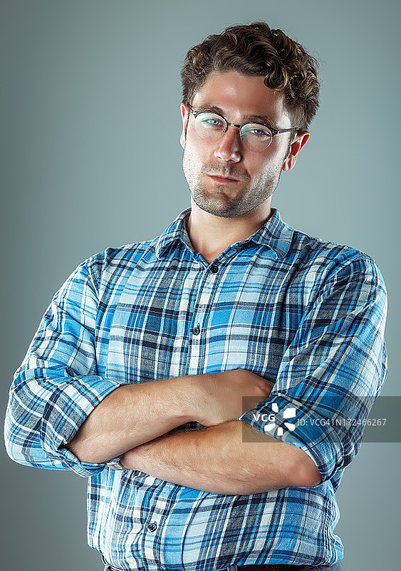 年轻聪明的男人图片素材