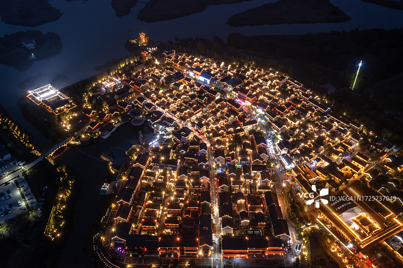 美丽的城镇夜景图片素材