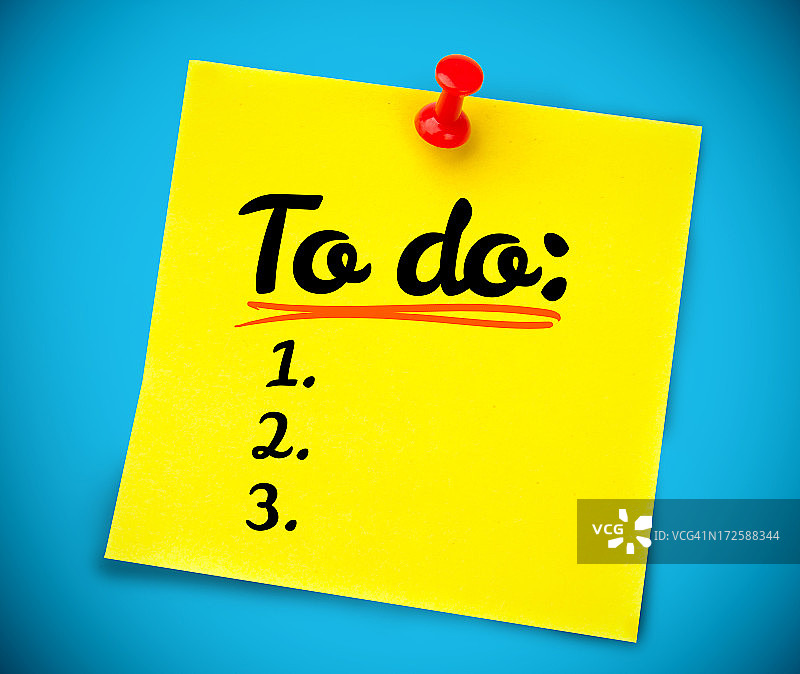 带有待办事项清单的黄色便利贴图片素材