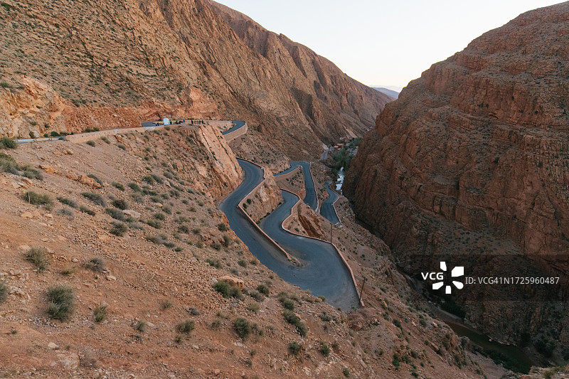 达代斯峡谷蜿蜒道路图片素材