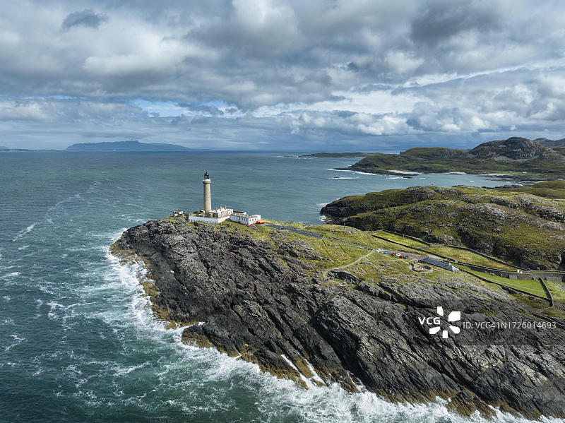 英国苏格兰阿德纳米尔亨角灯塔鸟瞰图片素材