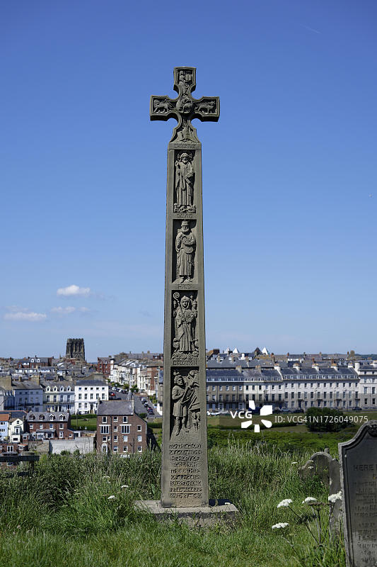 英国惠特比圣玛丽教堂十字架图片素材