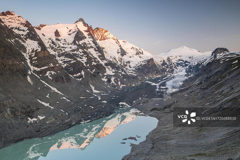 从奥地利卡林西亚州弗朗茨·约瑟夫高地眺望大格洛克纳山图片素材