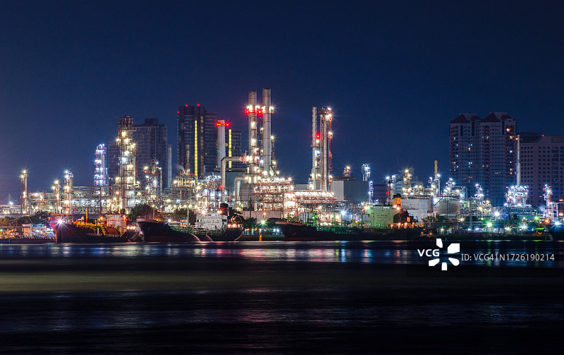 炼油厂油气工业背景，石化工业，炼油厂油气工厂能源，生态系统产业。图片素材