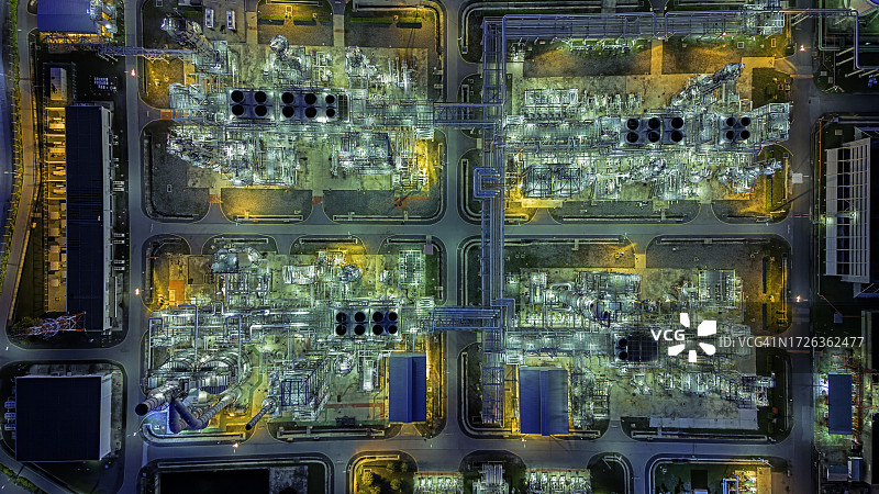 炼油厂黄昏鸟瞰图图片素材