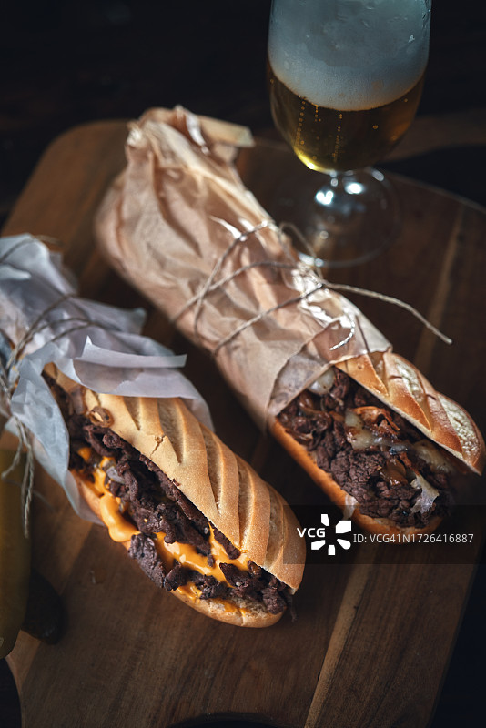 费城风味辣椒奶酪牛排三明治图片素材