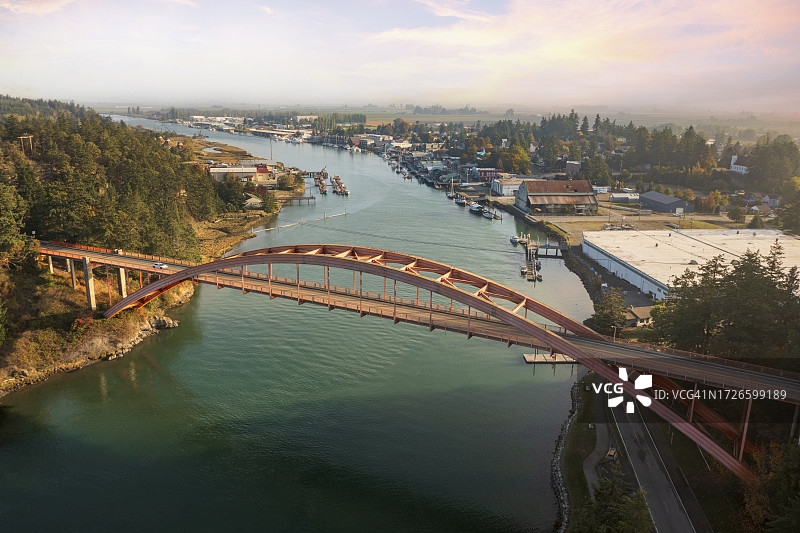 拉康纳是华盛顿州斯卡吉特河谷中心的热门旅游小镇图片素材