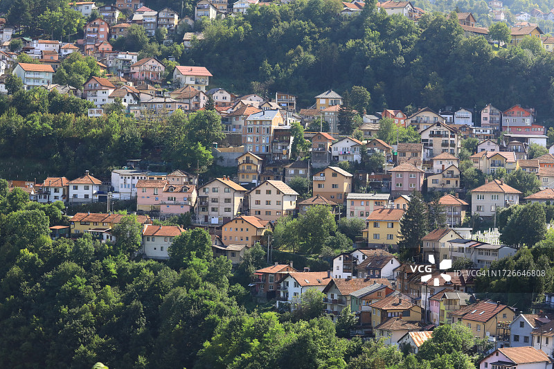 山坡上的住宅区图片素材