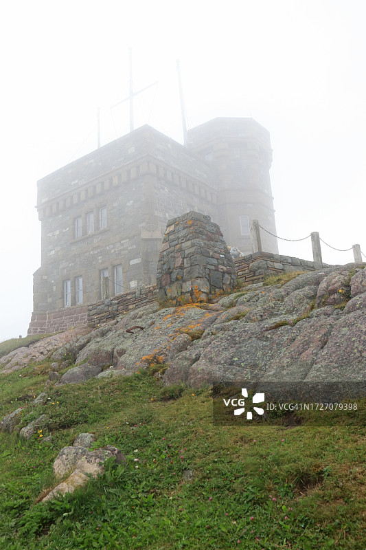 雾日纽芬兰信号山的卡伯特塔：国家历史遗址图片素材