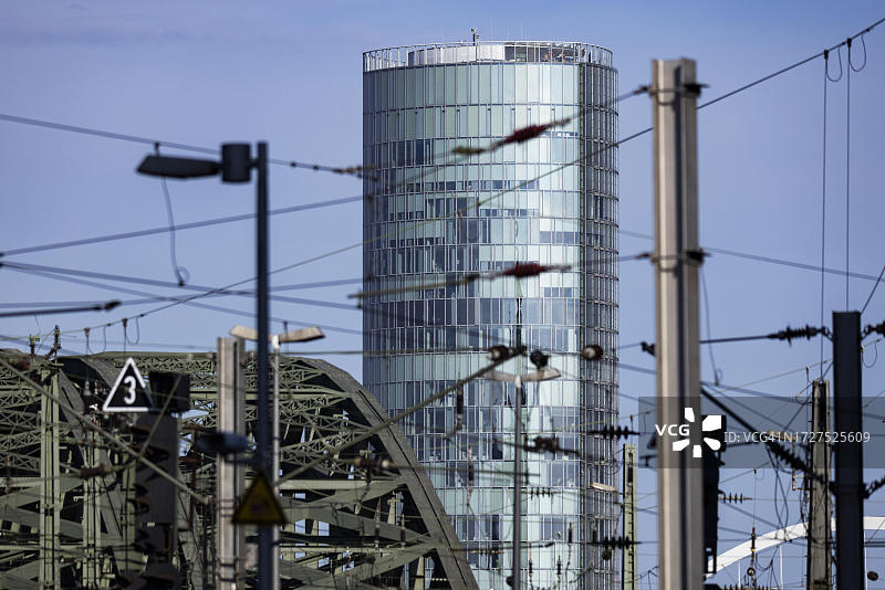 科隆大教堂和霍亨索伦桥图片素材