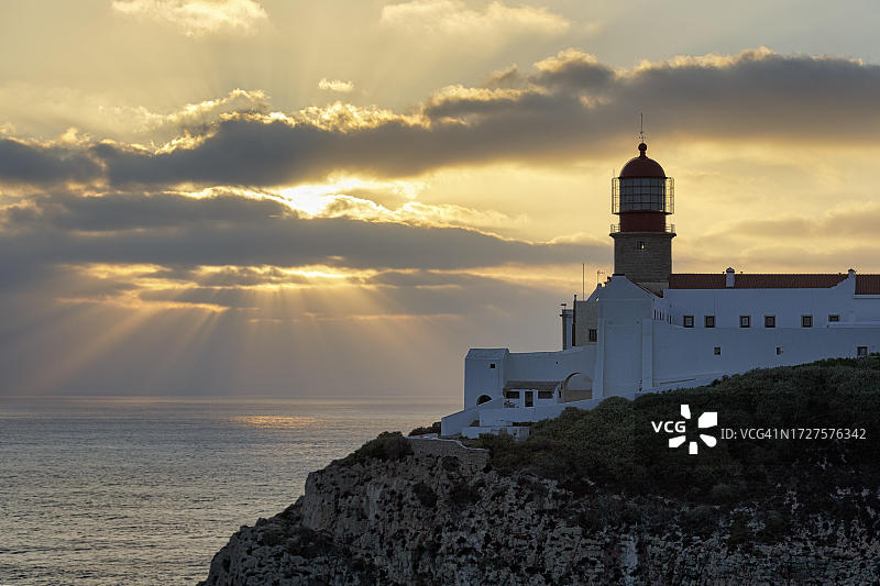 圣维森特角灯塔，日落悬崖，阳光，葡萄牙图片素材