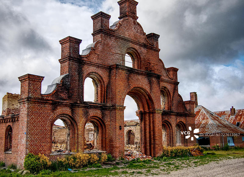 丹麦埃格巴克桑德一座古老庄园的烧毁遗址图片素材