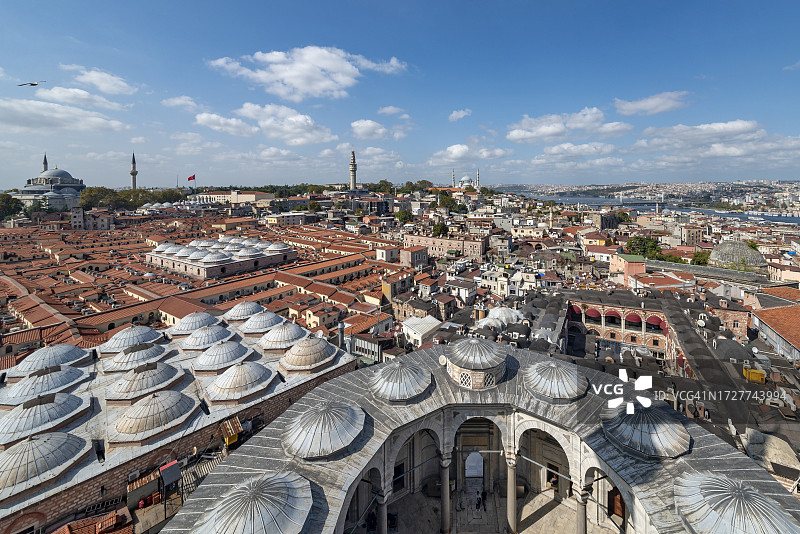 土耳其伊斯坦布尔法蒂赫区大巴扎的屋顶图片素材