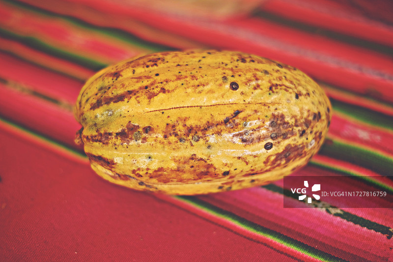 桌上的可可豆图片素材