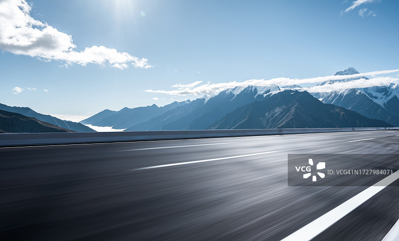 雪山公路图片素材