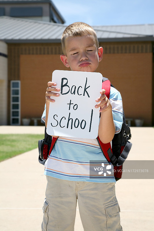 重返校园让人难过图片素材