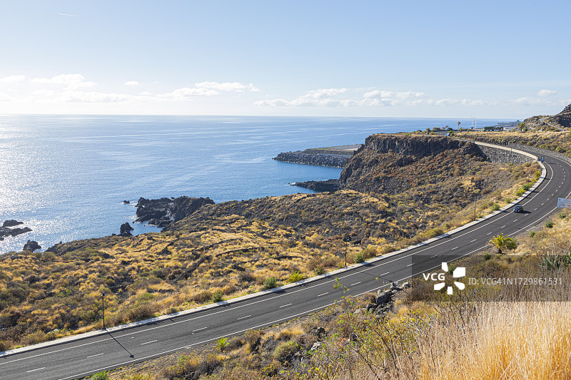 拉帕尔马岛海岸景色，远处为机场图片素材
