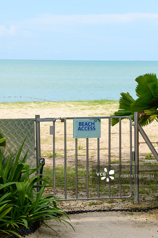 通往海滩入口的大门图片素材