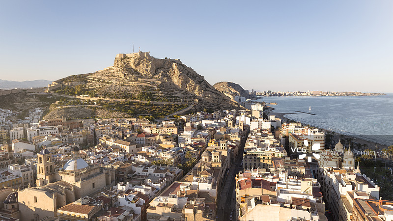 日落时分的阿利坎特天际线 - 西班牙巴伦西亚自治区阿利坎特图片素材