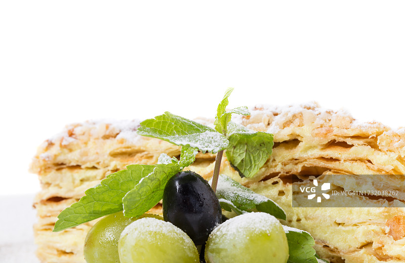 白色背景餐桌美食特写图片素材