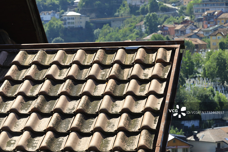 赤陶土瓦的教堂风格屋顶图片素材