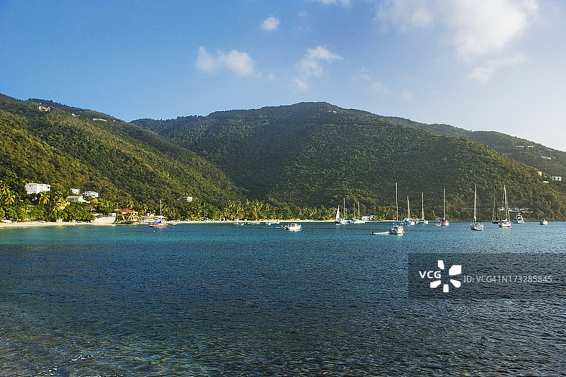 英属维尔京群岛托托拉岛的甘蔗园海湾风光图片素材
