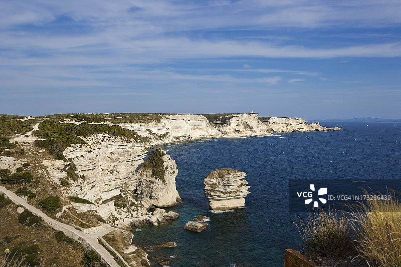 城镇附近的海岸图片素材