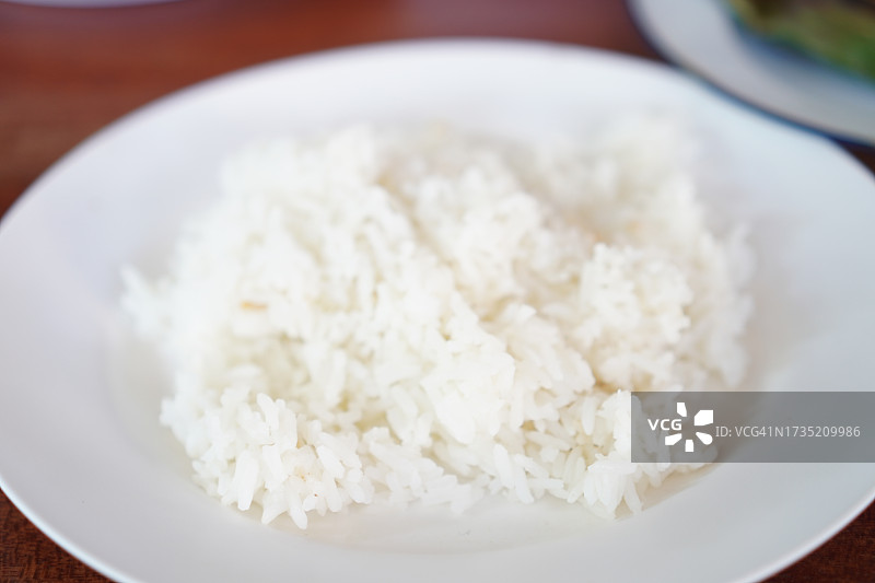 盘装蒸米饭图片素材