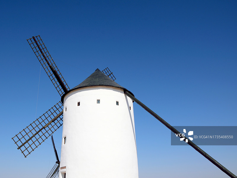 老旧的风车图片素材