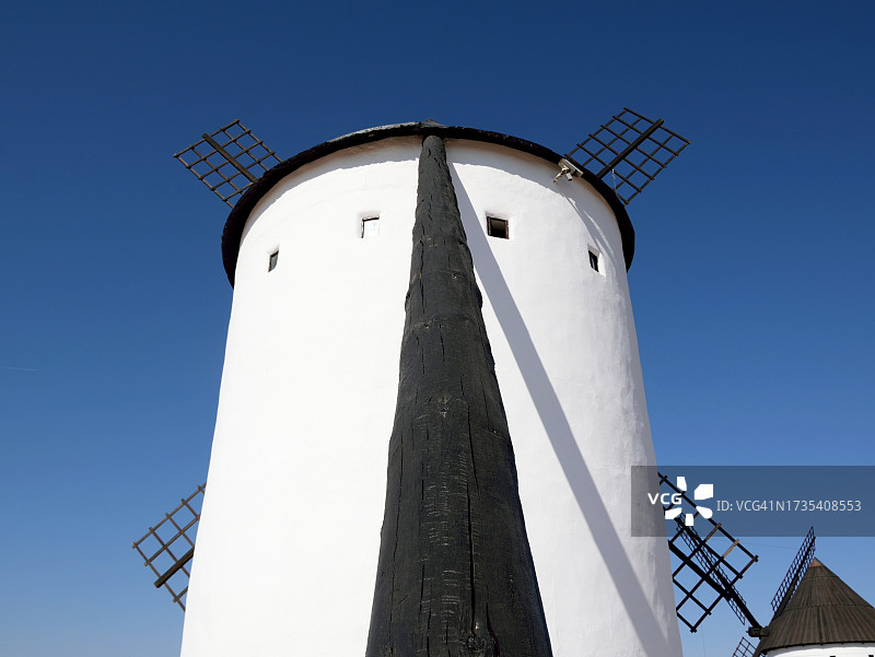 老旧的风车图片素材