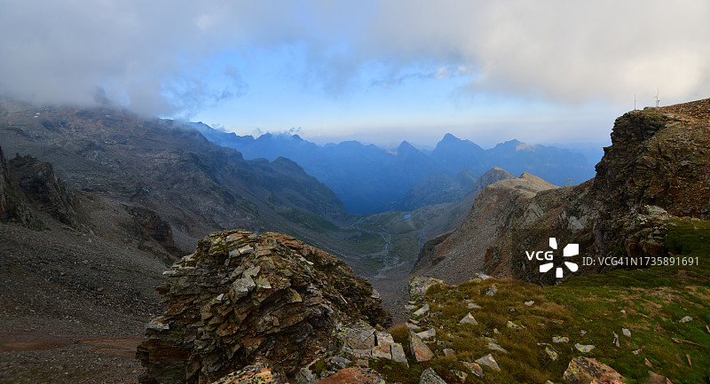 阿尔卑斯山脉高海拔贫瘠高原图片素材