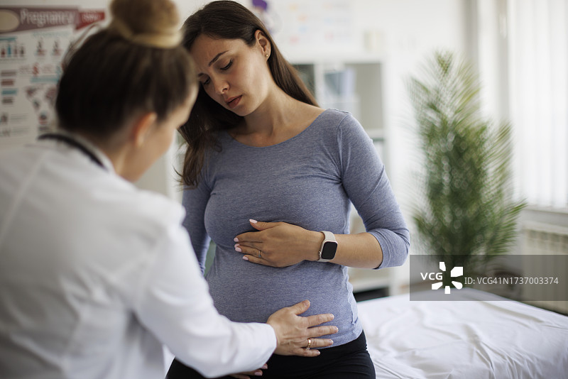 孕妇咨询医生照片图片素材