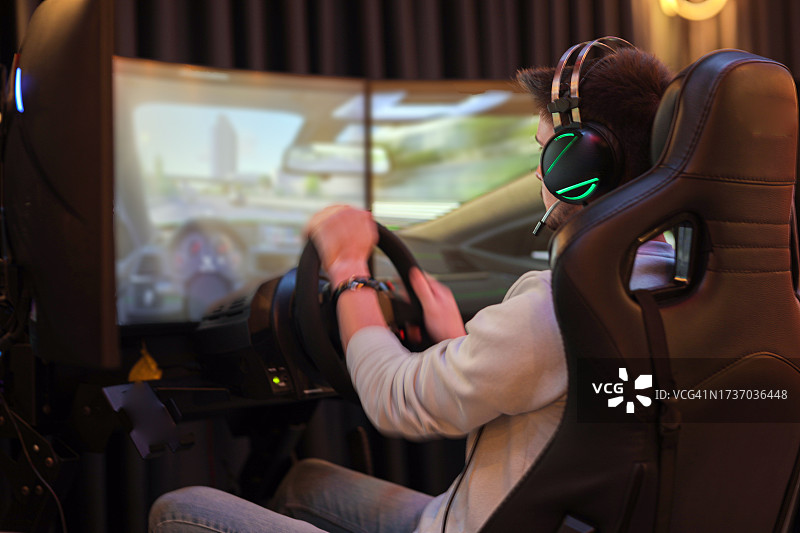 赛车方向盘游戏模拟器，游戏玩家，电竞图片素材