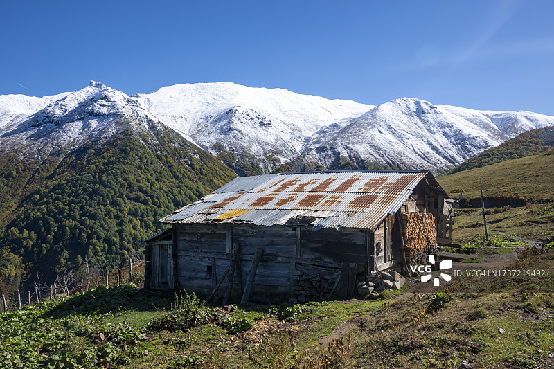 阿尔特温省马卡赫尔地区的埃费勒村芬迪克高原图片素材