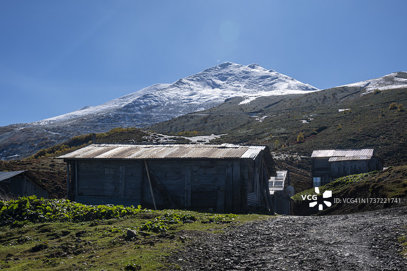 阿尔特温省马卡赫尔地区的埃费勒村芬迪克高原图片素材