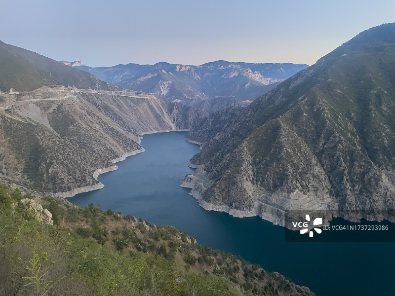 土耳其阿尔特温的德里内尔大坝湖图片素材