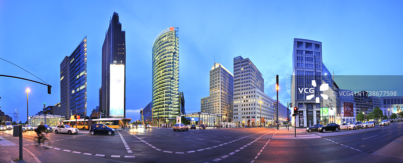 柏林波茨坦广场夜景图片素材